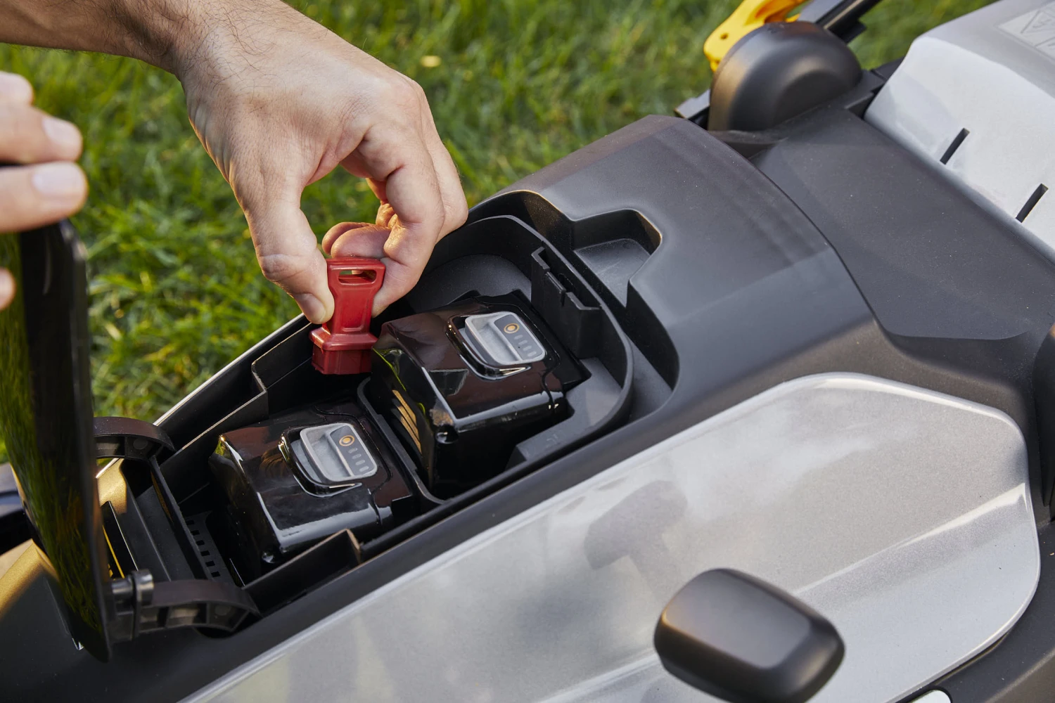 ALPINA Akku-Rasenmäher AL1 3820 Li - Inkl. 2x 4 Ah Akku U. Doppel-Ladegerät 6 ALPINA Akku-Rasenmäher AL1 3820 Li - Inkl. 2x 4 Ah Akku U. Doppel-Ladegerät – Bild 6