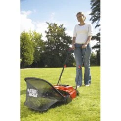 Black & Decker BLACK+DECKER Vertikutierer Elektro-Rasenlüfter GD300 -All Mark Store 8600269300 1024574 prod 006